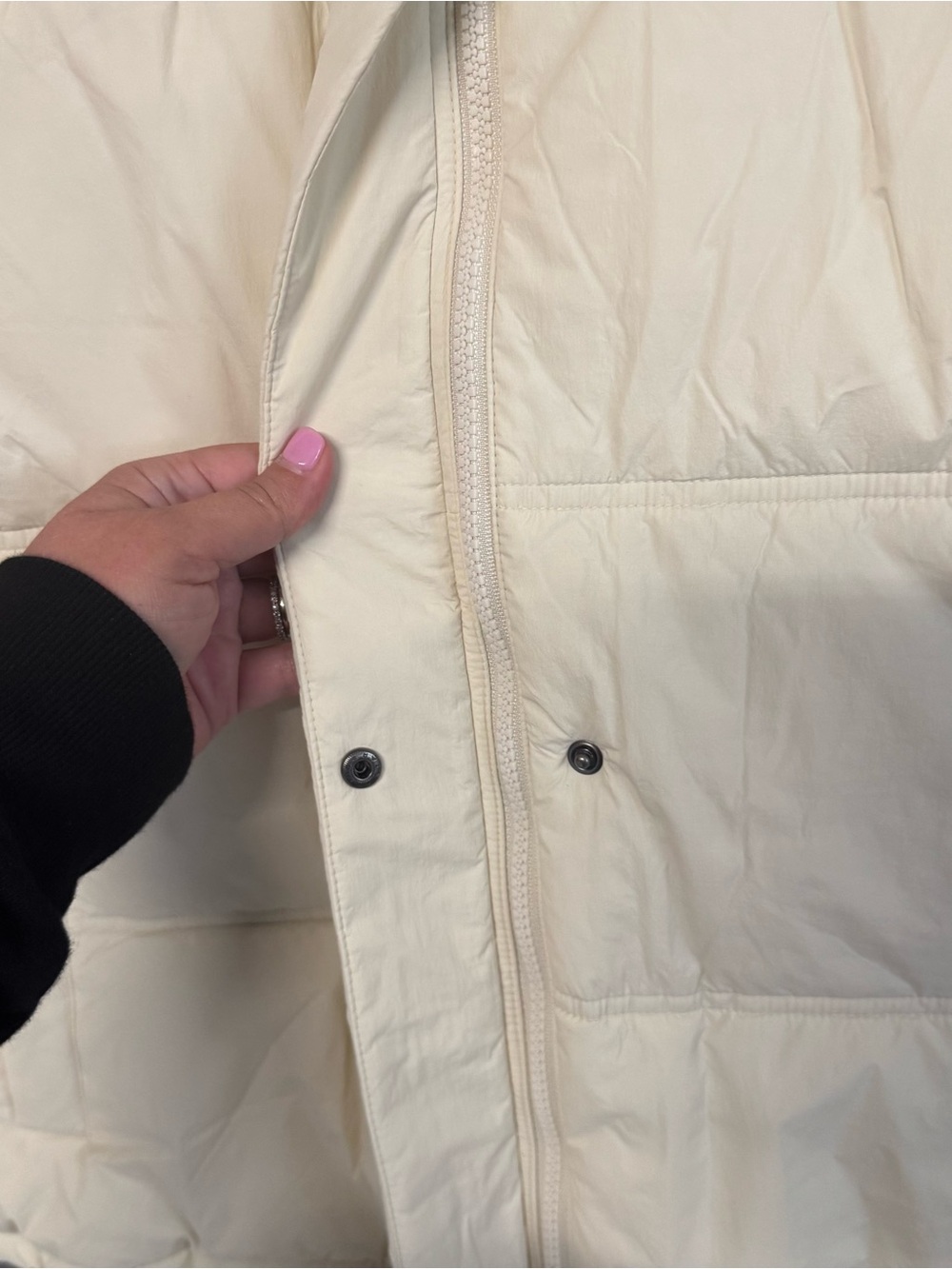 NWT Old Navy Water-Resistant Puffer Vest cream white cropped - Picture 7 of 11